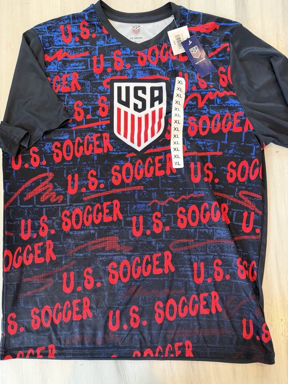Official Licensed FIFA USA World Cup Men's Jersey Tshirt XL - NWT